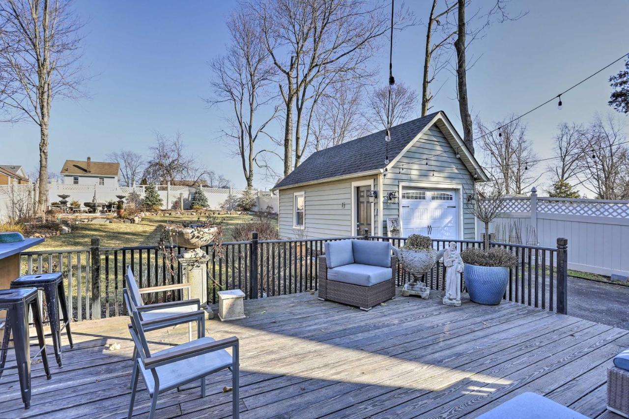 Classic Teaneck Colonial Home With A Modern Touch Exterior photo